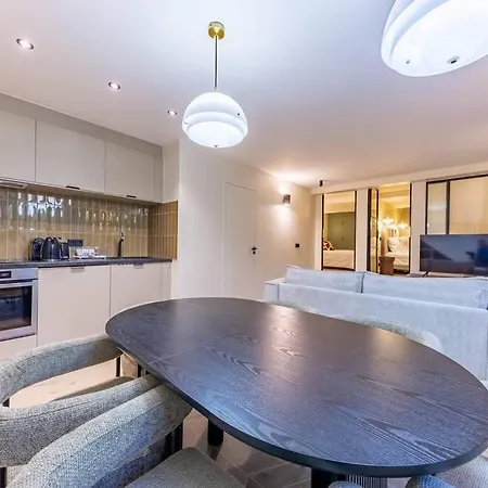 Appartamento New Spacious 4 Star Family In Chic 16th District Parigi